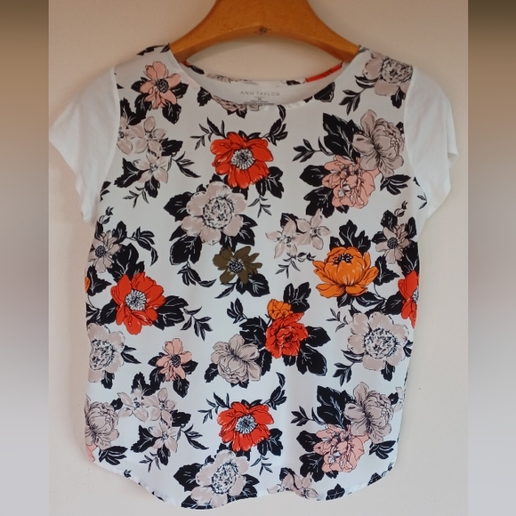 Women's Medium Ann Taylor Floral Tee - Picture 1 of 4